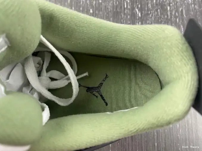 Kicktheory AQ9129-103 Seafoam Jordan WMNS 4 Air 0503